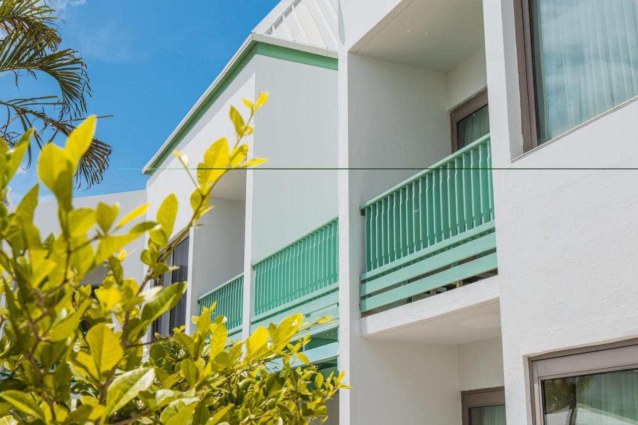 The Mill Resort And Suites Palm Beach Exterior photo