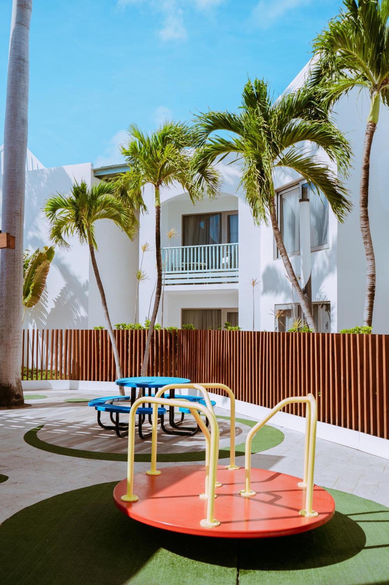 The Mill Resort And Suites Palm Beach Exterior photo